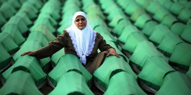 Srebrenitsa Katliamı (Soykırımı) Mağdurlarını Saygıyla Anıyoruz