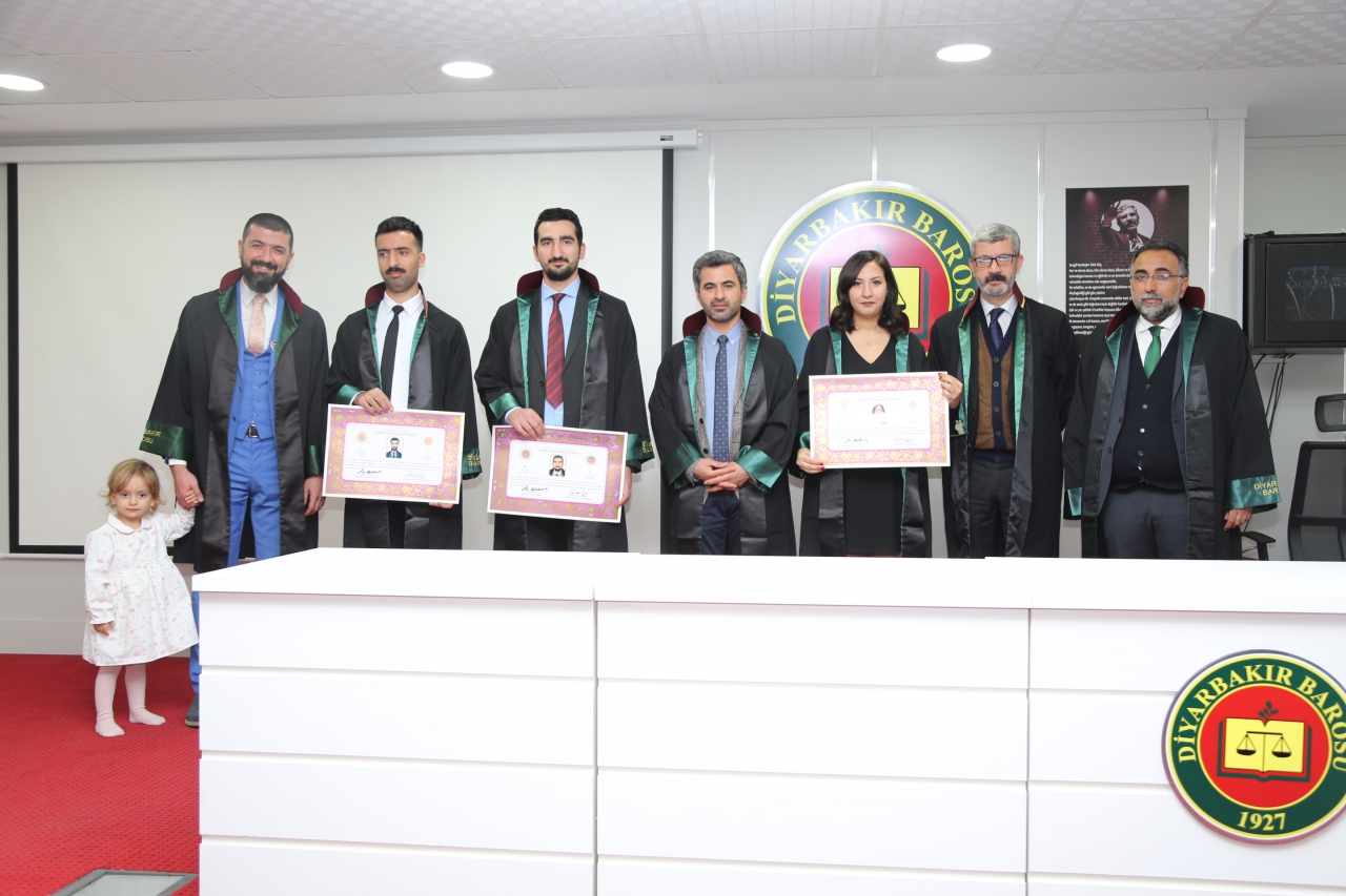 Üç Meslektaşımız Avukatlık Yeminini İcra Ederek Aramıza Katıldı.