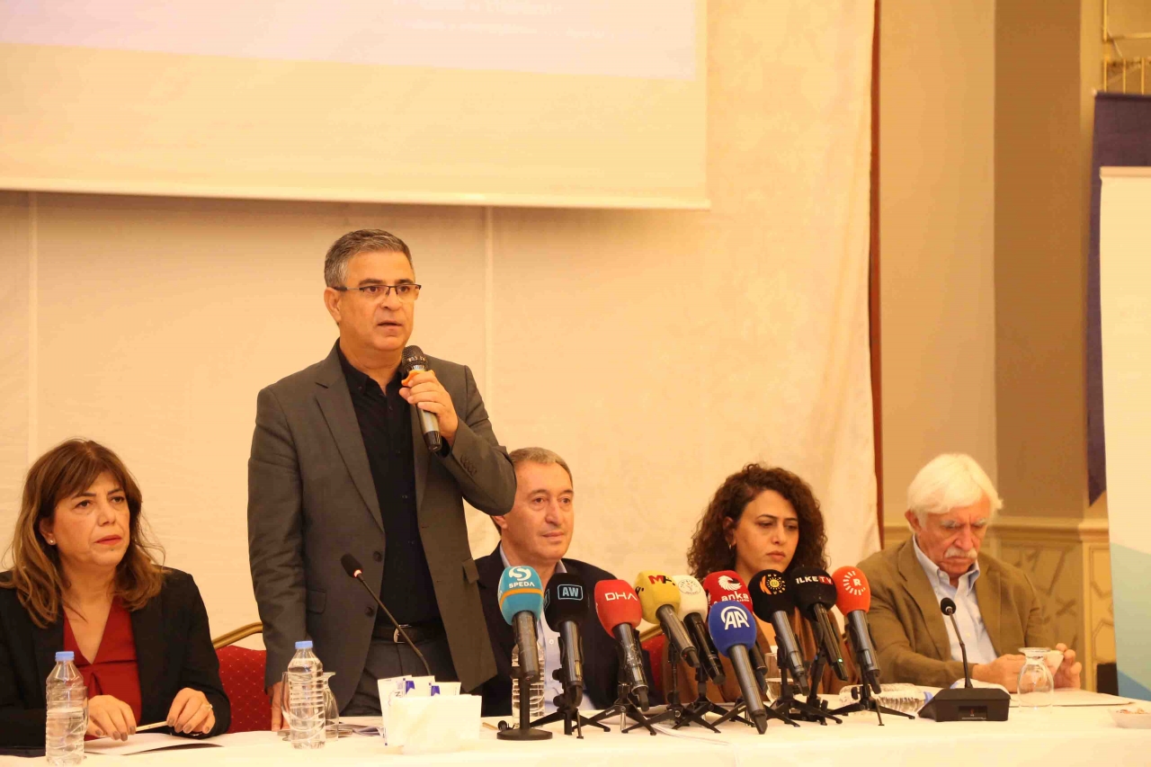 "Çözüm ve Diyalog: Barışın İnşası İçin Yeni Bir Başlangıç" Toplantısı Gerçekleştirildi