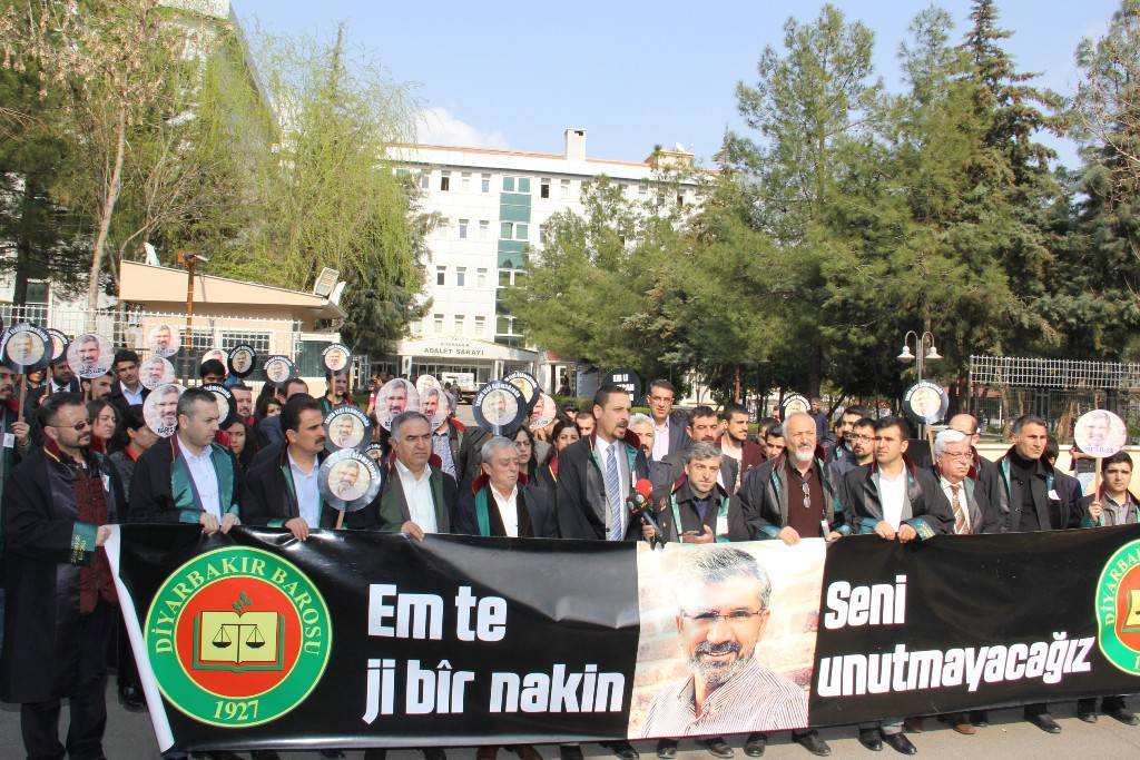 Baro Başkanımızın Katledilişinin 104. Gününde Başkanımızı Saygıyla Anıyoruz...