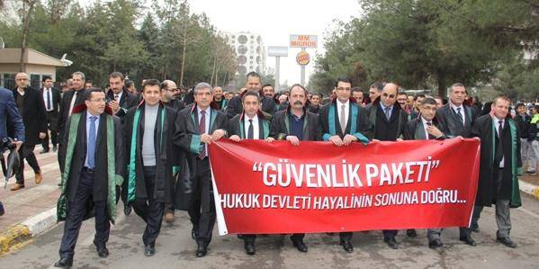Barolar Diyarbakır'da Yürüdü....