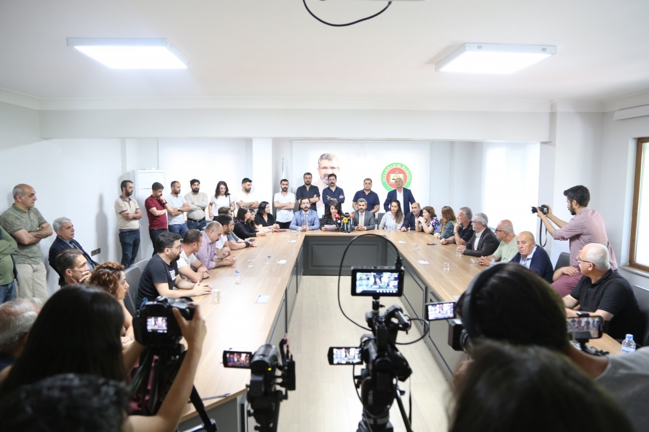 Baromuzun da Bileşeni Olduğu Diyarbakır Kent Koruma ve Dayanışma Platformu, Kobane Davasında Verilen Karara Karşı Basın Açıklaması Yaptı