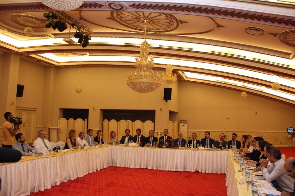 Diyarbakır barosunun ev sahipliğinde baroların katılımıyla seçim güvenliği toplantısı yapıldı...