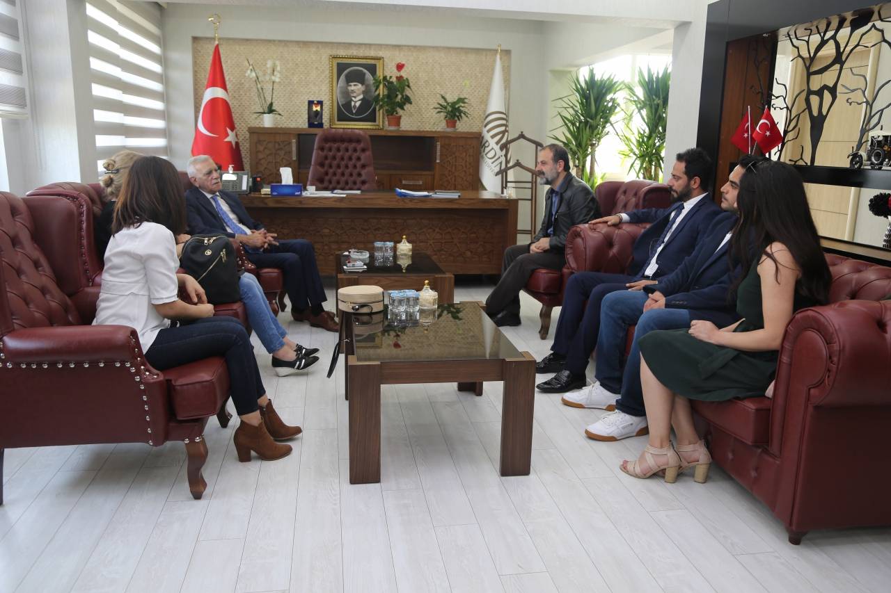 Hayvan Hakları Merkezimizden Mardin Büyükşehir Belediyesi Başkanı Ahmet TÜRK’e Ziyaret…