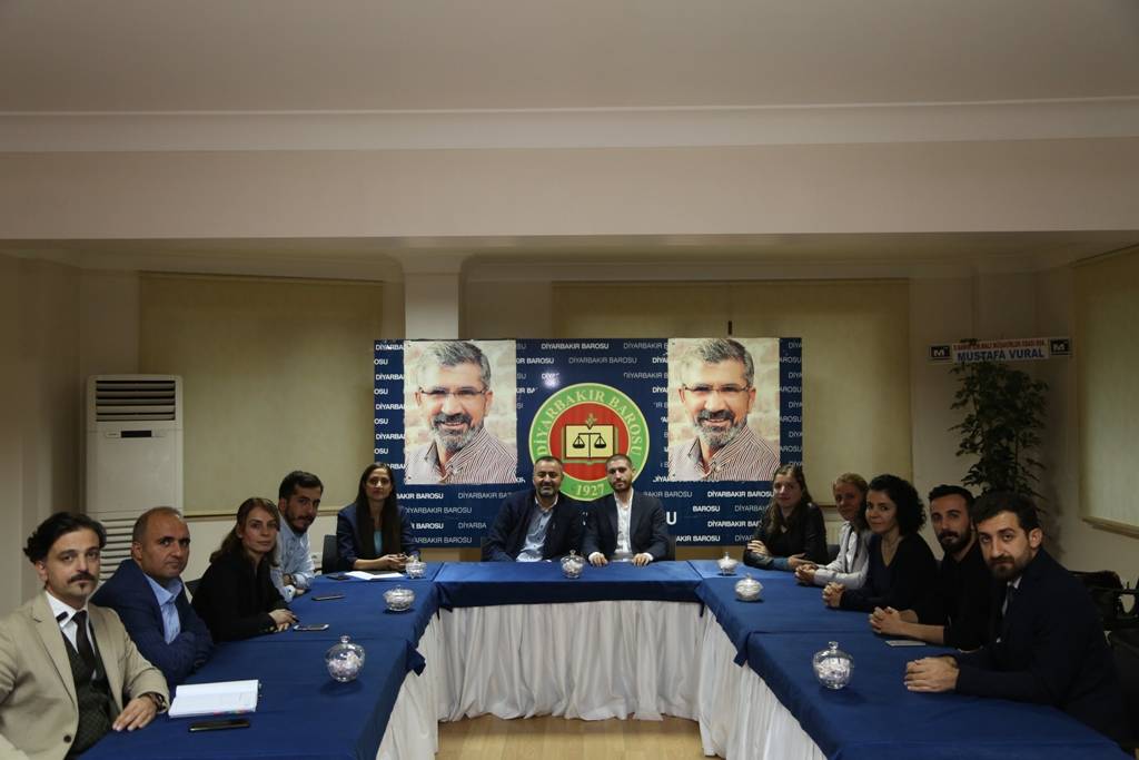 İHD Diyarbakır Şubesi Başkanı ve Yönetim Kurulu üyelerinin Baromuzu ziyareti...