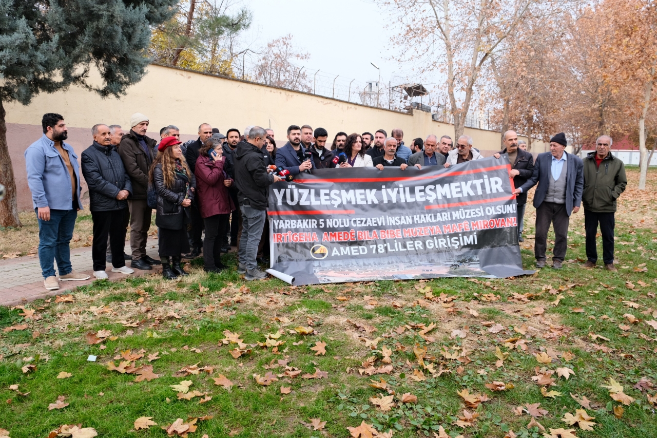 YAŞAMI VE BARIŞI SAVUNUYORUZ!