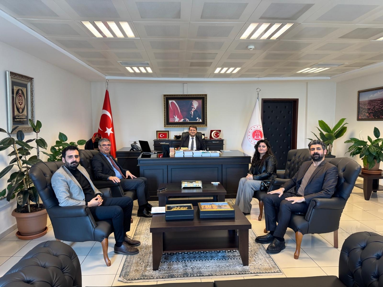 Diyarbakır Adliyesi ve Bağlı Birimler ile Ceza İnfaz Kurumlarında Yaşanan Sorunlara İlişkin Diyarbakır Cumhuriyet Başsavcılığı ve Adalet Komisyonu Başkanıyla Görüşüldü